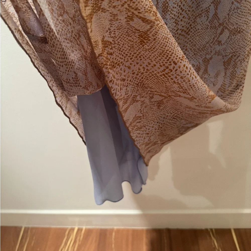 Tahari slip spaghetti strap 100% silk dress. Size 12.
NEWLY dry cleaned. - Picture 8 of 13